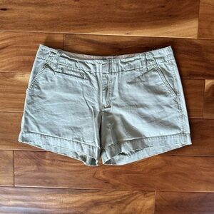 Old Navy Cream Khaki Shorts size 8